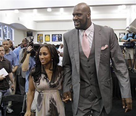 格纳布里：很高兴能拿下比赛，但最让人激动的是阿方索的回归（格纳布里：赢球令人欣喜，更让人振奋的是阿方索的复出）