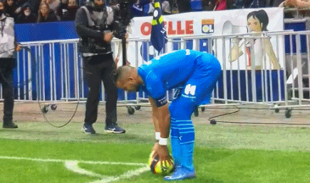 国王杯战报：姆巴佩梅开二度+造乌龙，皇马3-2塔拉维亚（国王杯速递：姆巴佩双响+造乌龙，皇马3-2险胜塔拉维亚）