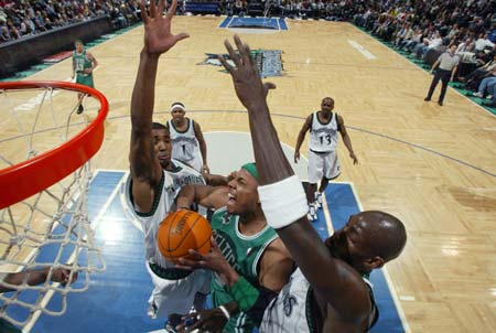 这队终于找到正确踢法（这队总算找到了制胜打法）