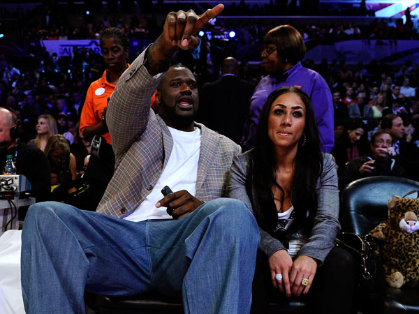 巴萨手握4球杀死晋级悬念 次回合或平局收场（巴萨四球优势几乎锁定晋级 次回合或以平局收尾）