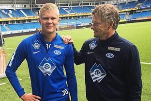 梅里诺玩二选一：佩德里＞维蒂尼亚、厄德高、罗德里（梅里诺的选择：佩德里高于维蒂尼亚、厄德高和罗德里）