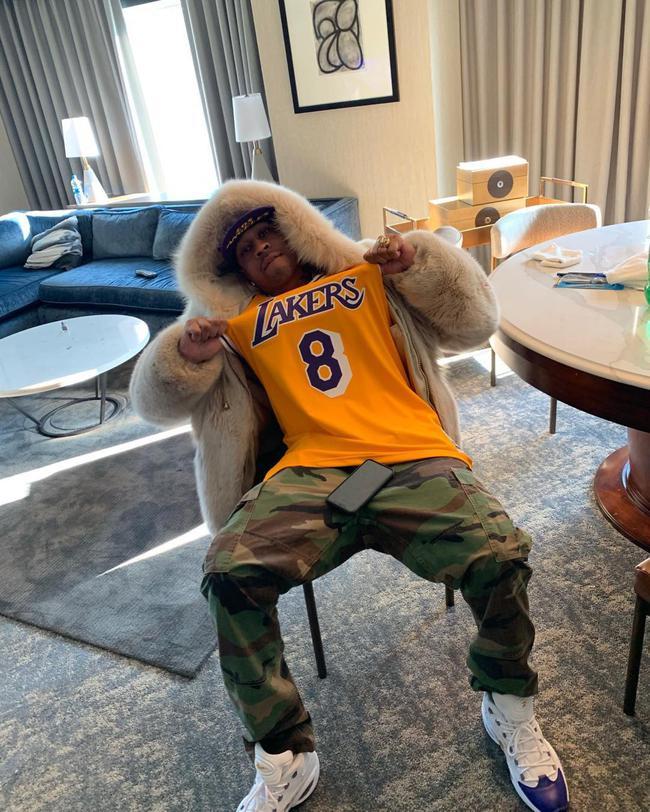 韦德：亚历山大造犯规的方式没问题 他足够聪明知道如何得到哨子（韦德称亚历山大造犯规合理：他足够聪明，知道如何博得吹罚）