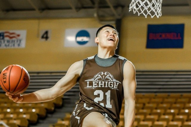 拉文空砍34分＆威少献三双，国王不敌爵士遭遇连败（拉文34分难救主，威少三双助爵士击败国王送其连败）