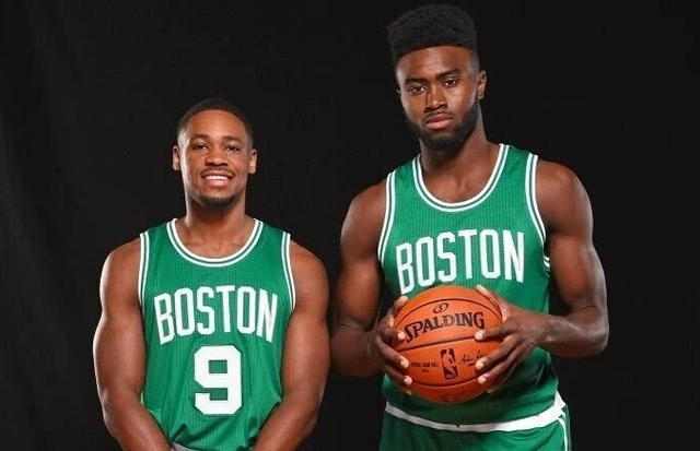 评论丨2025赛季中超联赛落幕：足球的“冷”和群众的“热”（评论丨2025赛季中超收官：场内“冷”，场外“热”）