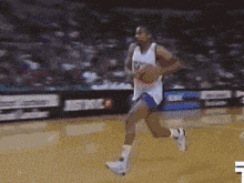 杜伦半场表现抢眼，得分篮板全面开花（杜伦半场大放异彩，得分与篮板齐爆发）