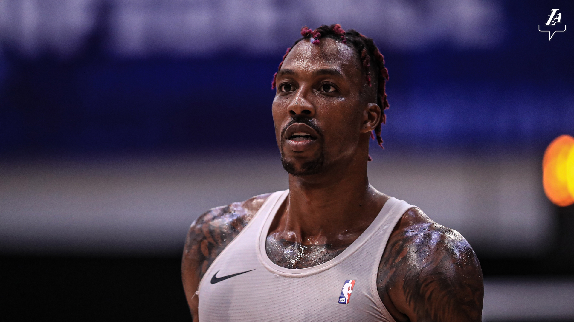 世体：法兰克福球迷在诺坎普制造骚乱，巴萨要求经济赔偿（世体：法兰克福球迷在诺坎普引发骚乱，巴萨拟索赔）