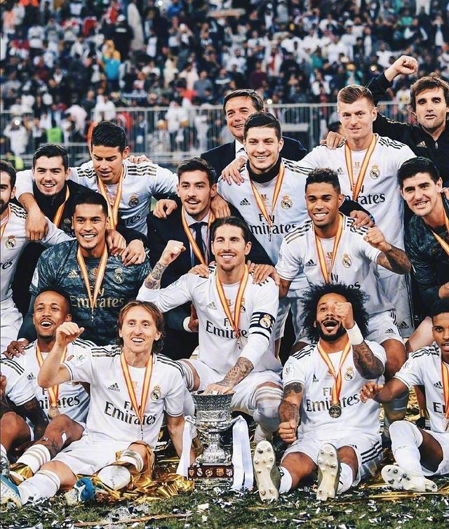 国安3-0河南！可怕的不是重夺足协杯冠军，而是球迷赛后的表态（国安3-0河南！更让人震惊的不是重夺足协杯，而是球迷赛后表态）