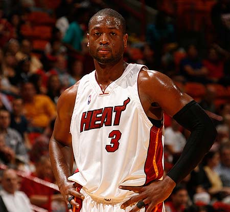 狂输23分！湖人防守堪称灾难，打强队几乎白送，不交易注定陪跑（惨败23分！湖人防守形同虚设，遇强几乎送分，不交易注定陪跑）