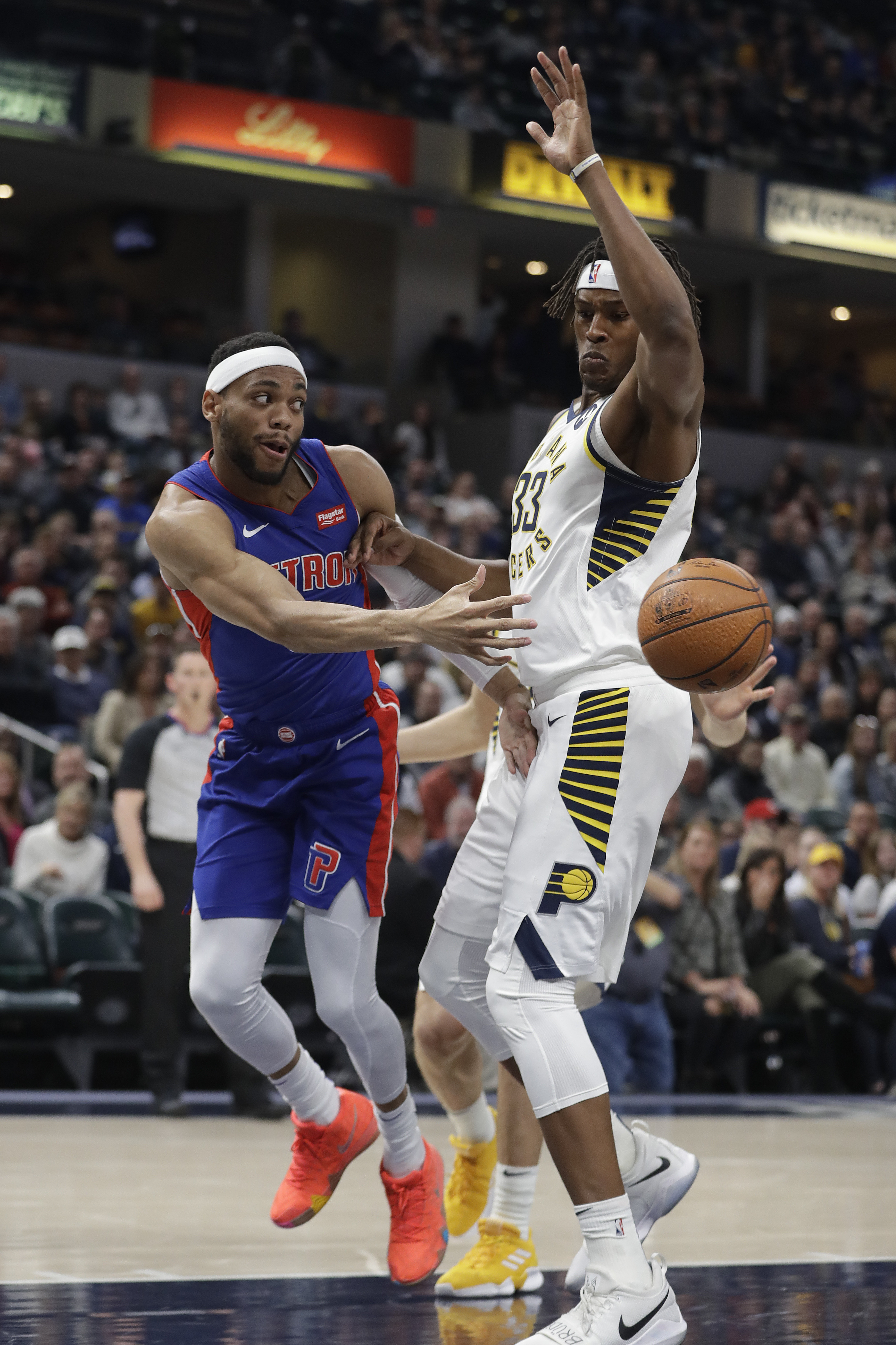 为什么字母哥看U16训练会生气？因为他小时候，可没这么好的条件（字母哥看U16训练为何动怒？只因童年从未享受过如此条件）