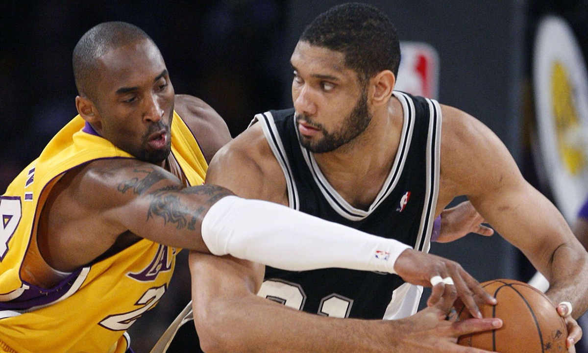 阿森纳晋级瞬间枪手众将冲向凯帕庆祝，而赖斯则先和对手致意（晋级一刻，阿森纳将士围向凯帕庆祝，赖斯先与对手握手致意）