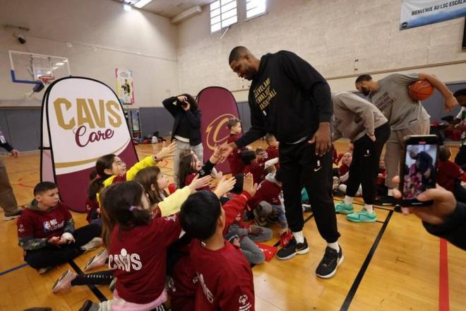 大举反击！刘晓宇三分穿针 宁波轰出19-5进攻狂潮强势反超（刘晓宇三分准如穿针 宁波掀19-5攻势强势反超）